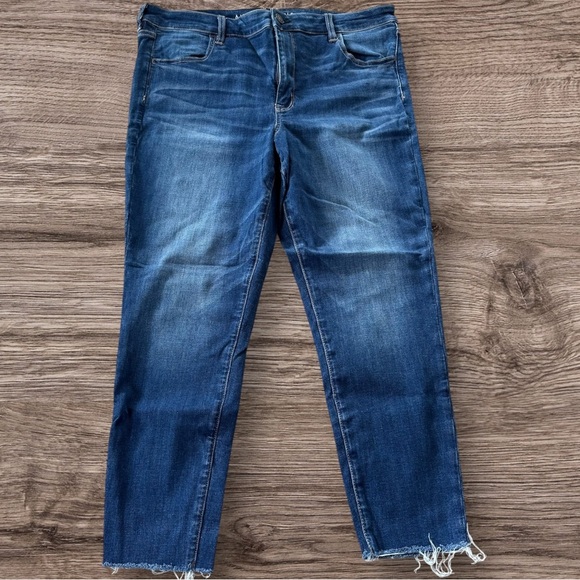 American Eagle Outfitters Denim - Women's American Eagle Hi Rise Jogging Crop size 18 regular